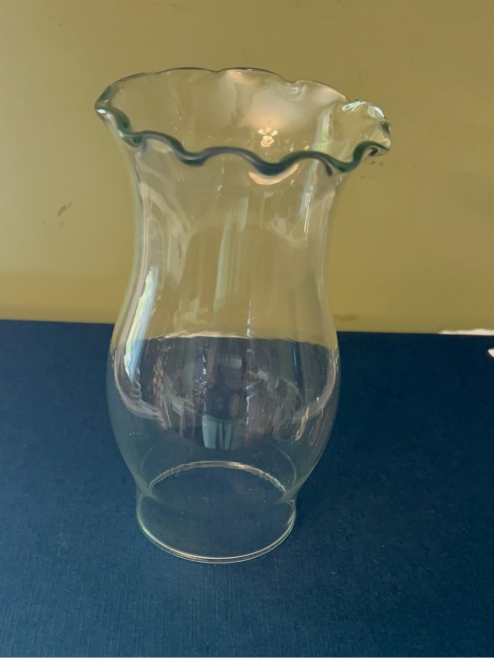 Clear glass hurricane lamp chimney shade with ruffled rim